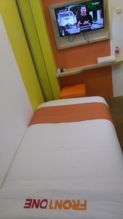 Djo Front One Inn Бенгкулу Экстерьер фото
