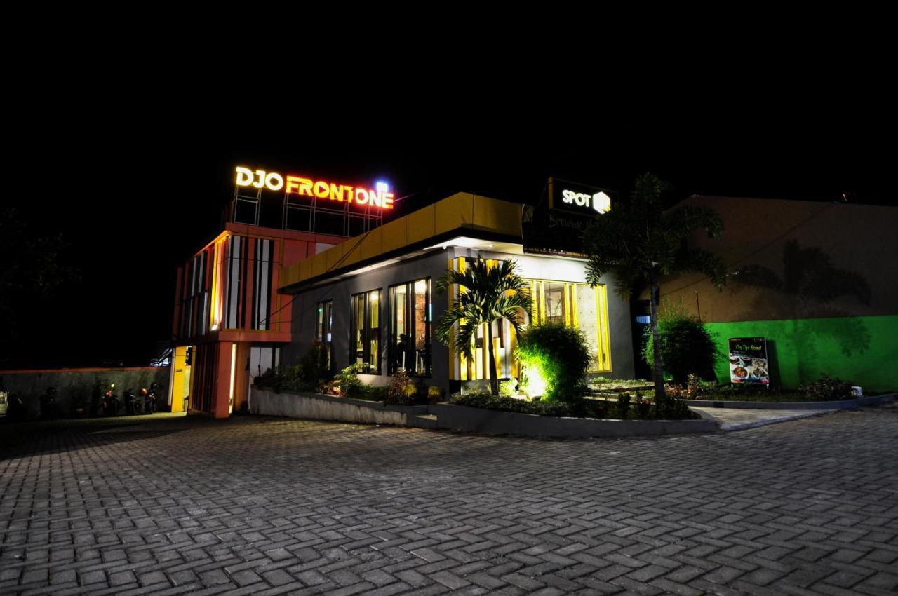 Djo Front One Inn Бенгкулу Экстерьер фото